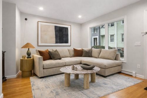 1-19 Dixfield, Boston, MA, 02127 | Card Image