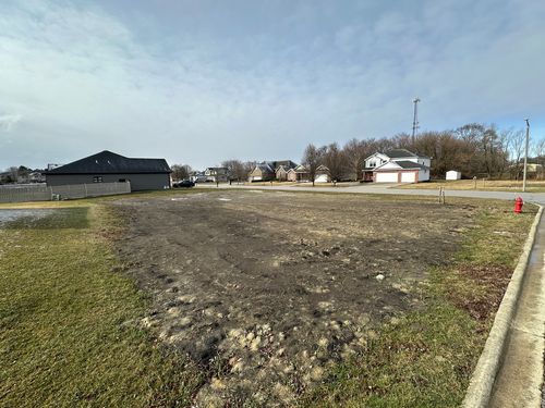211 Wesley Dr, Peotone, IL, 60468-9828 | Card Image