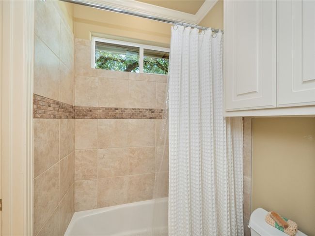 Jack-n-Jill Bath | Image 24