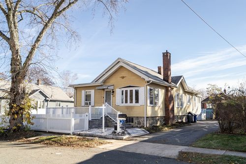 34 Glendale Ave, Peabody, MA, 01960-6549 | Card Image