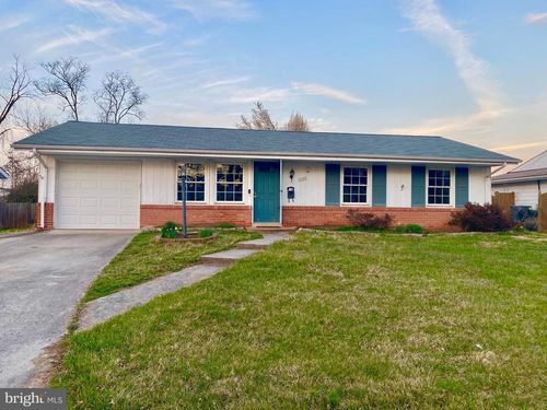 1042 S Ironwood Rd, STERLING, VA, 20164-5111 | Card Image