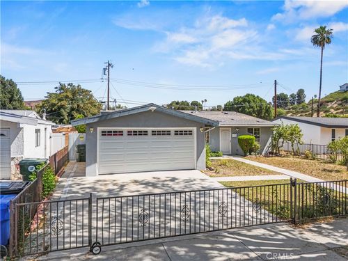 19025 Drycliff St, Canyon Country, CA, 91351-2818 | Card Image