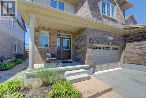 118 Brown St, Stratford, ON, N5A0E8 | Card Image