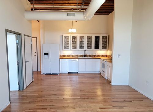 unit-303-201 E Chambers St, Cleburne, TX, 76031-5634 | Card Image