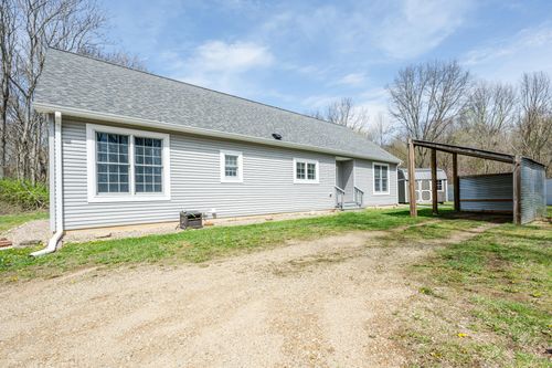 15664 Old Walton Rd, Buchanan, MI, 49107-9111 | Card Image