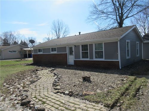 9295 Dorothy Dr, Streetsboro, OH, 44241-8309 | Card Image