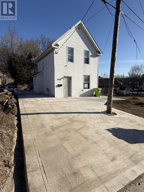 7 Hearst St, Sault Ste. Marie, ON, P6B1J6 | Card Image