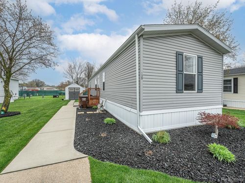 139 Menlo Park Dr, Belleville, MI, 48111-4911 | Card Image