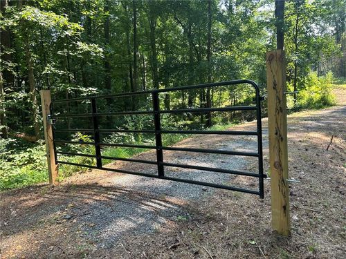38 Stamp Creek Rd Ne, White, GA, 30184-2407 | Card Image