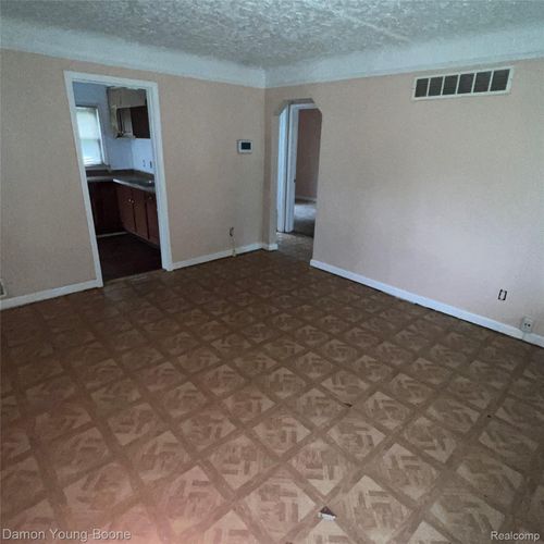 27304 New York St, Inkster, MI, 48141-2528 | Card Image