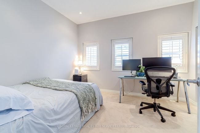 12 - 1968 Bloor St W, House attached with 3 bedrooms, 3 bathrooms and null parking in Toronto ON | Image 28