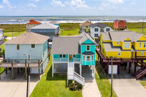 108 Ocean View Dr, Crystal Beach, TX, 77650 | Card Image