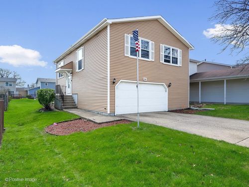 381 Thorncliffe Dr, Glendale Heights, IL, 60139-1748 | Card Image