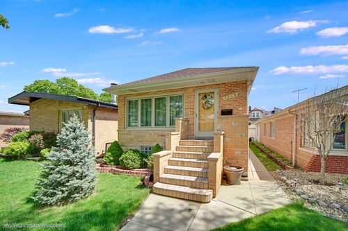 5609 S Monitor Avenue, Chicago, IL, 60638 | Card Image