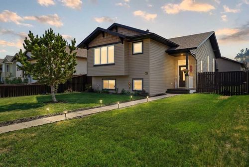 65 Garden Rd, Lacombe, AB, T4L2P1 | Card Image
