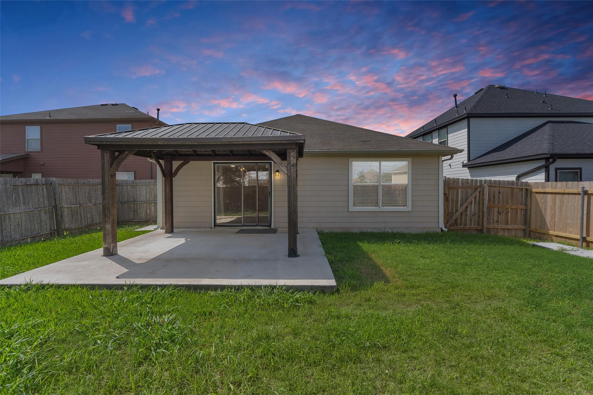 Residential in Del Valle
