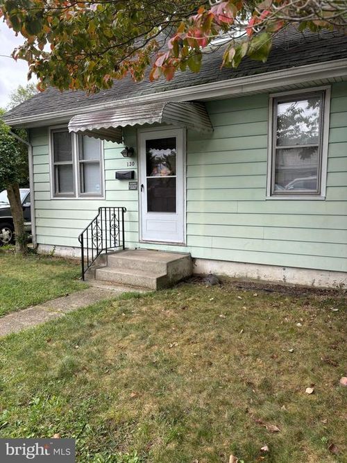 130 Poplar St, Williamstown, NJ, 08094-1856 | Card Image