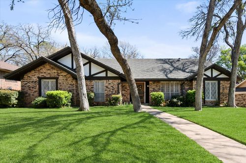 1809 Hillvalley Dr, Arlington, TX, 76013-4207 | Card Image