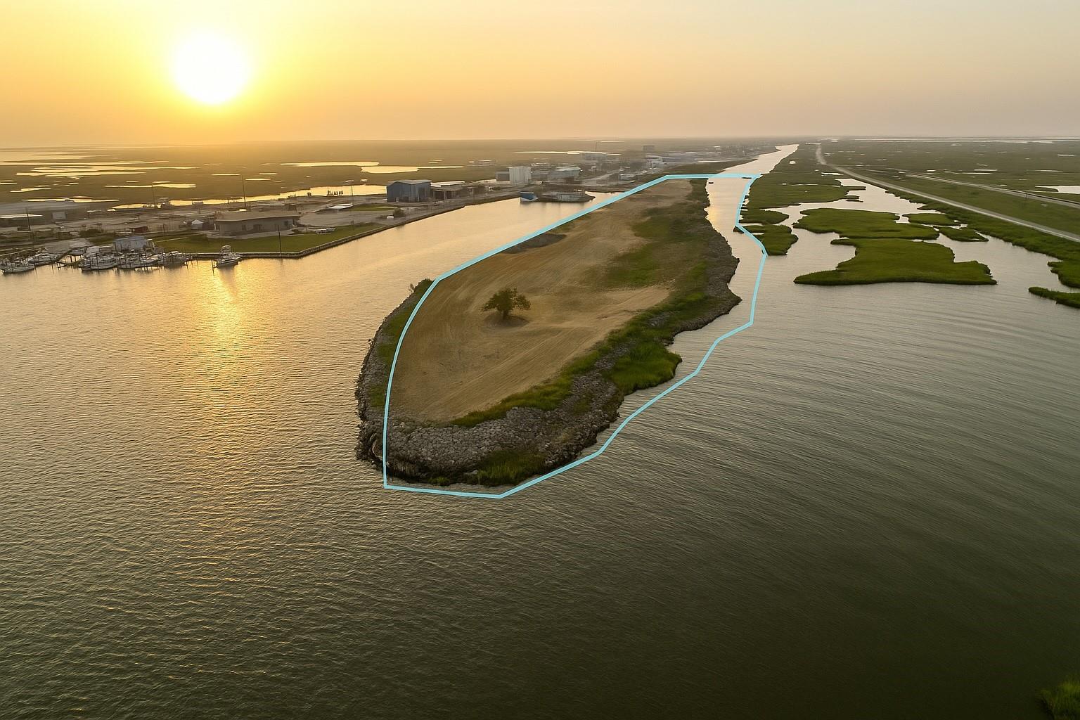 Land in Crystal Beach