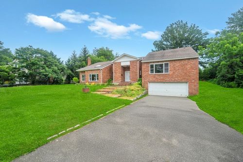 106 Woods Dr, Roslyn, NY, 11576-2614 | Card Image