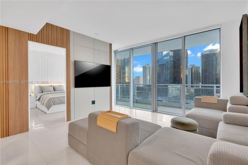 apt-2802-92 Sw 3rd St, Miami, FL, 33130-3094 | Card Image