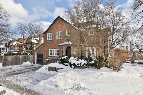 9 Glenarden Road, Toronto, ON, M6C3J8 | Card Image