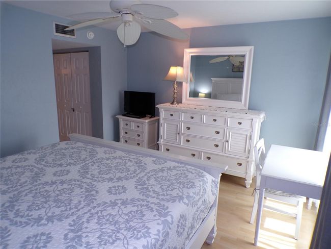 UNIT-207 - 1801 Gulf Dr N, Condo with 2 bedrooms, 2 bathrooms and null parking in BRADENTON BEACH FL | Image 18