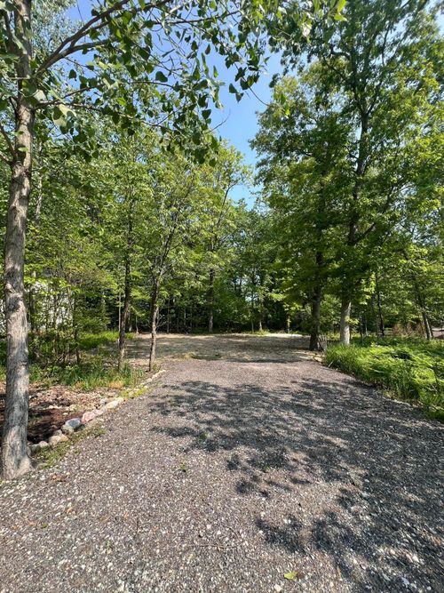 22 Walden Way, New Buffalo, MI, 49117-1789 | Card Image