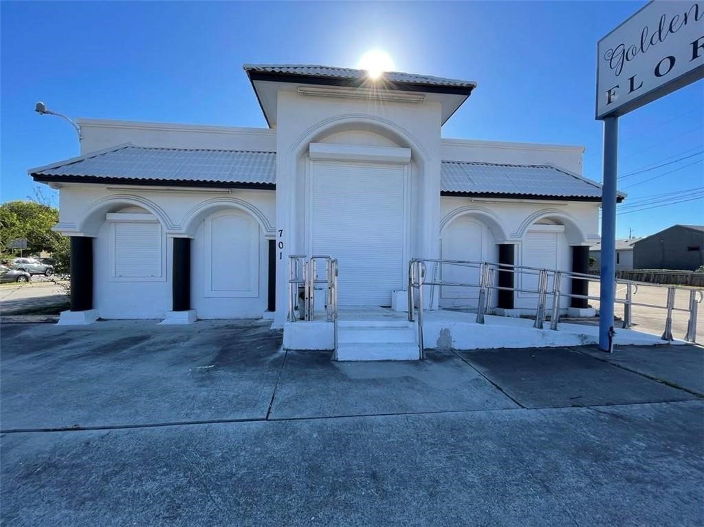 701 Everhart Rd, Corpus Christi, TX 78411