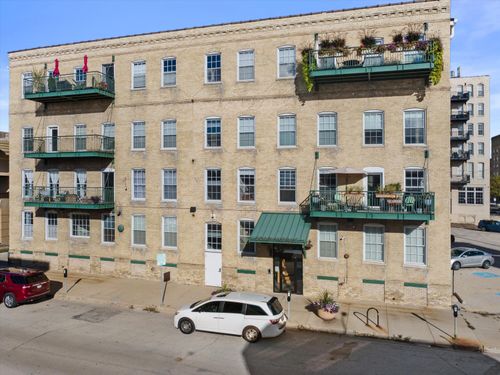 418 N 3rd St, MILWAUKEE, WI, 53203-3012 | Card Image