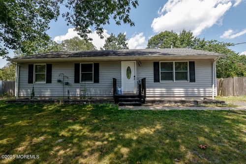 7 Letts Landing Rd, Waretown, NJ, 08758-1804 | Card Image