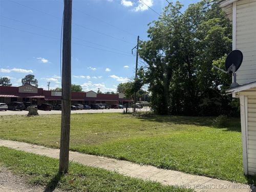 120 S 1st St, Stilwell, OK, 74960-3103 | Card Image