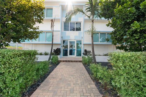 102-6971 Carlyle Ave, Miami Beach, FL, 33141-3186 | Card Image