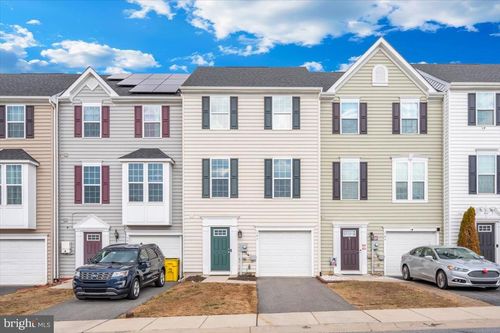 105 Montreal Way, FALLING WATERS, WV, 25419-0109 | Card Image