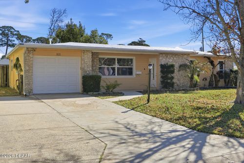1825 Biscayne Ave, South Daytona, FL, 32119-2013 | Card Image