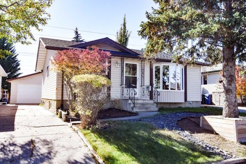 248 Bracewood Rd Sw, Calgary, AB, T2W3C1 | Card Image