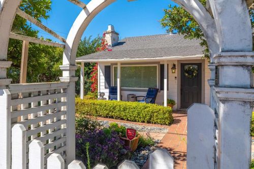 1 Serrano Way, Del Rey Oaks, CA, 93940-5520 | Card Image
