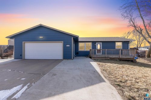 208 Bonnies Cir Circle, Baltic, SD, 57003 | Card Image