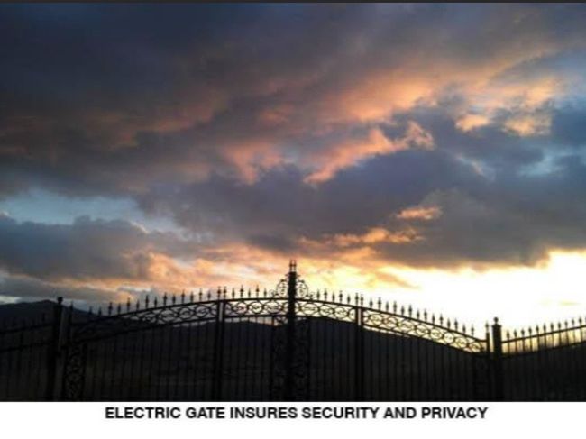Exterior space with fence | Image 14