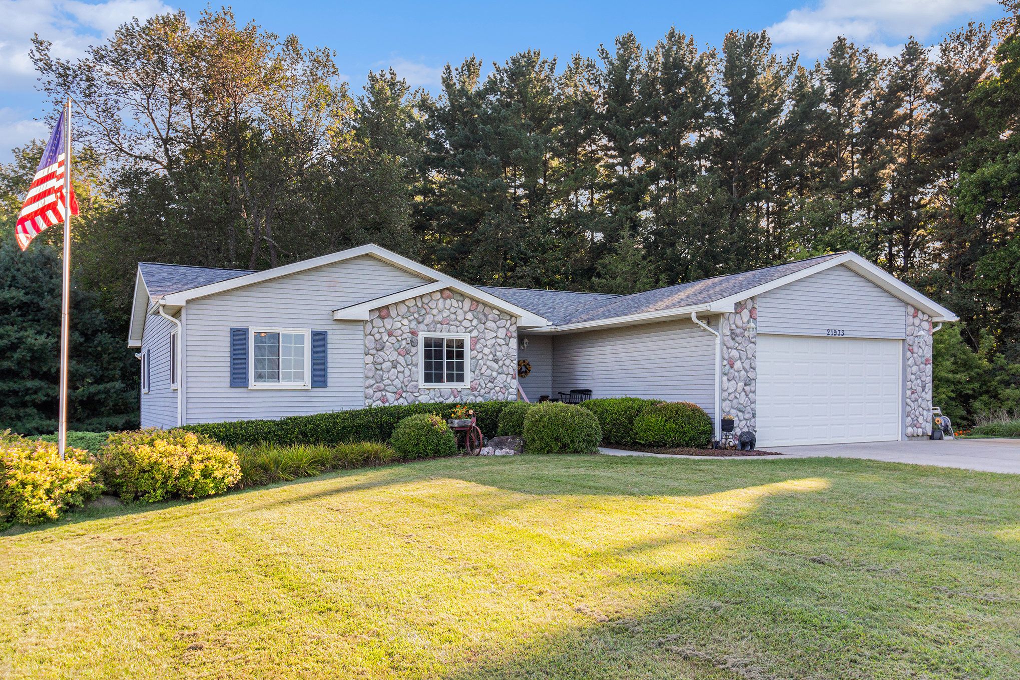 Spearswood Dr, Pinckney, MI 48169