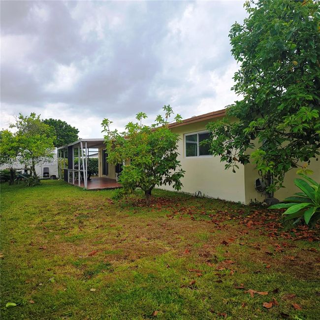 12900 Sw 81 St St, House other with 4 bedrooms, 2 bathrooms and null parking in Kendall FL | Image 17