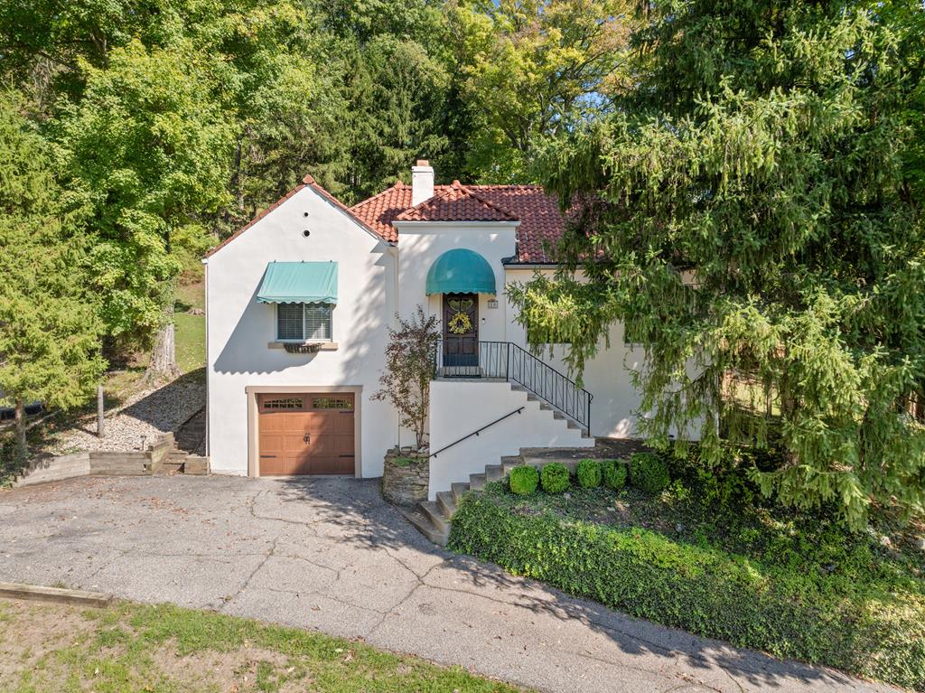 Fairfax Dr, Wheeling, WV 26003