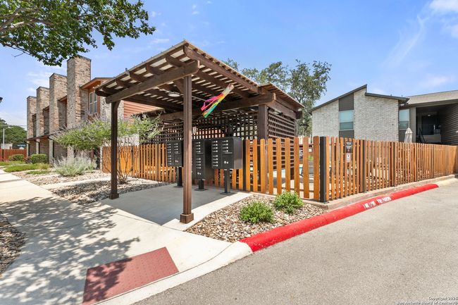 APT-101 - 2718 Old Field Dr, Townhouse with 2 bedrooms, 3 bathrooms and null parking in San Antonio TX | Image 37
