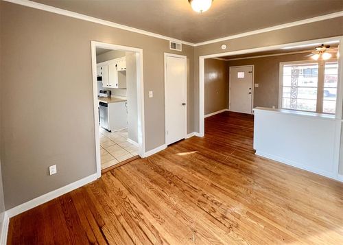 208 E 14th St, Edmond, OK, 73034-4746 | Card Image