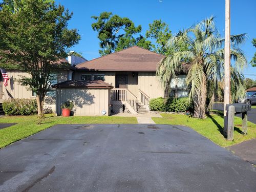 901-901 Colony Dr, North Myrtle Beach, SC, 29582-2521 | Card Image
