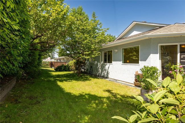 The other side of the home is also private | Image 35
