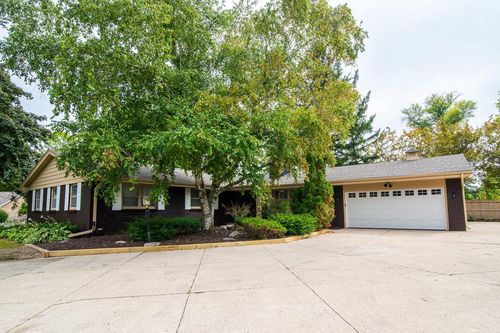 7412 N Boyd Way, Fox Point, WI, 53217-3650 | Card Image