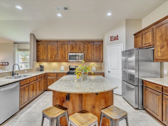 8645 Running River Ln, House other with 3 bedrooms, 2 bathrooms and null parking in Fort Worth TX | Image 13
