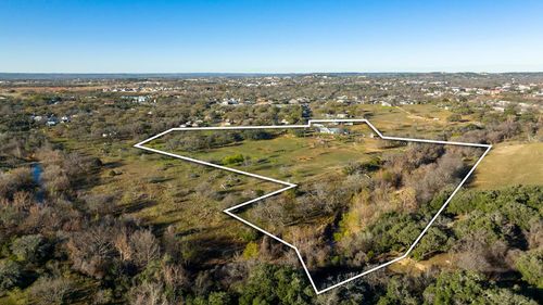 1and2-308 Oakhaven Ln, Fredericksburg, TX, 78624-4848 | Card Image