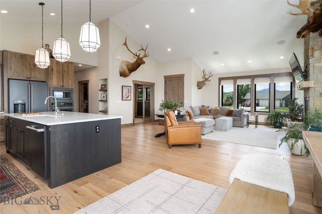 1055 Caddie Ct, House other with 6 bedrooms, 5 bathrooms and null parking in Bozeman MT | Image 11